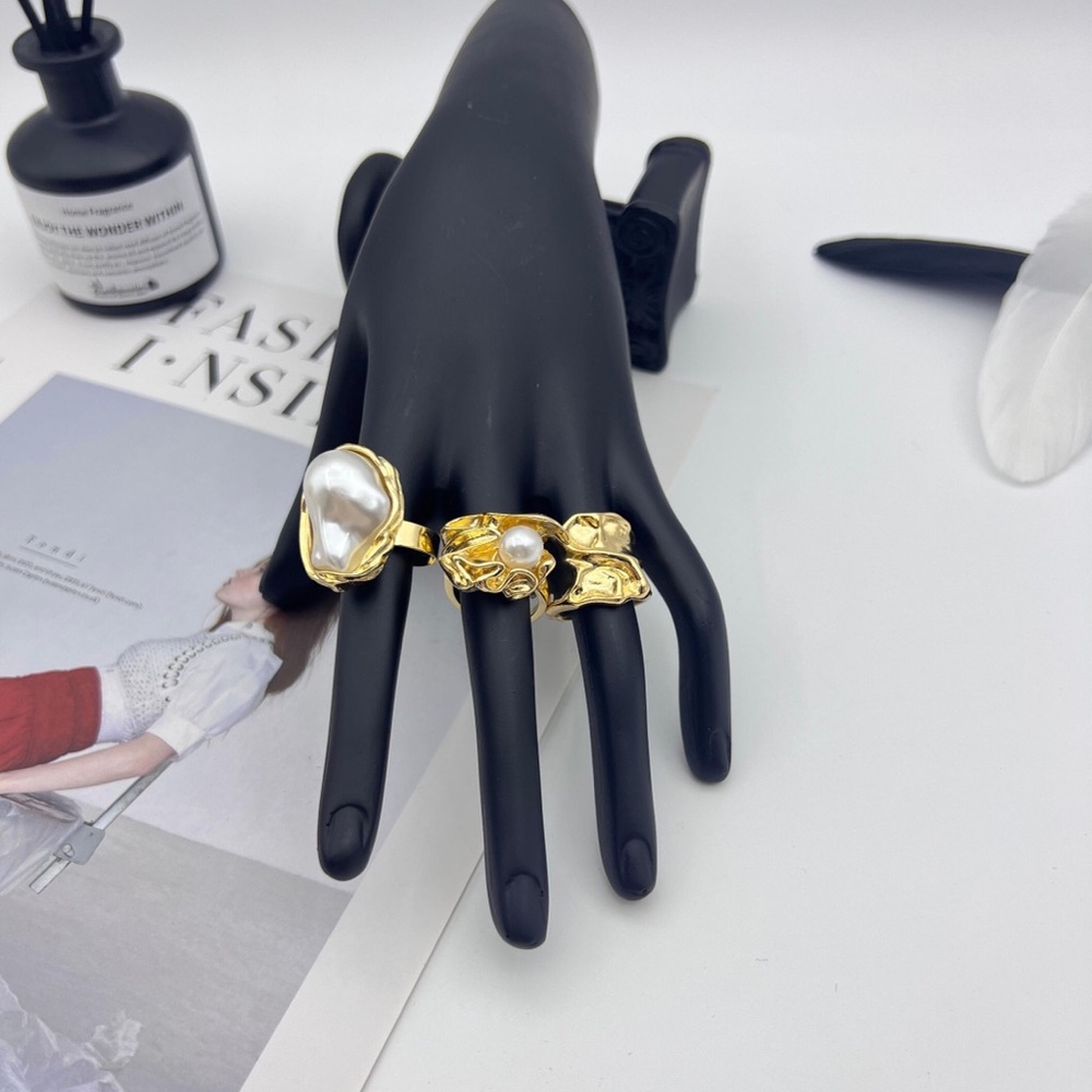 Elegant Gold and Pearl Ring Set - Picture 8 of 8